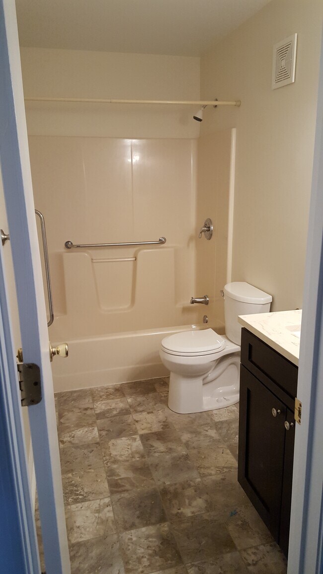 Building Photo - 114 Timberlake Terrace