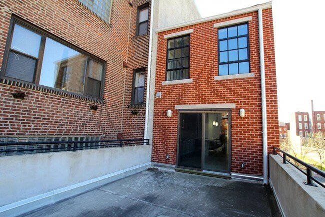 Building Photo - 239 Market St
