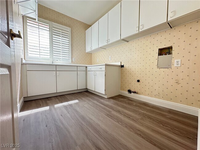 Building Photo - 1828 Dolce Dr