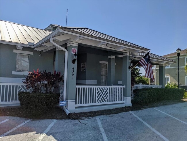 Building Photo - 6413 Hollydale Pl