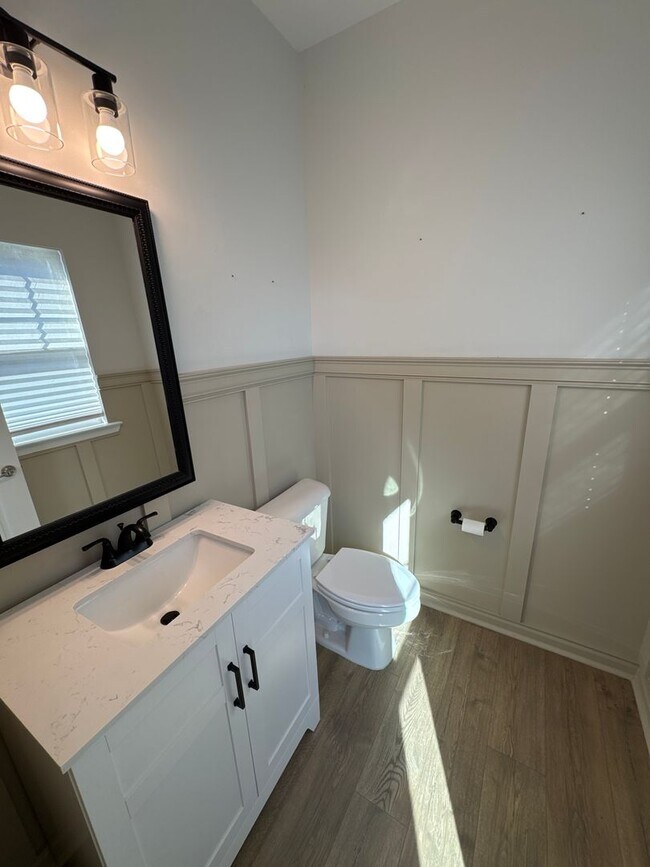 Building Photo - 3 Bed 2.5 Bath Home - Pooler GA