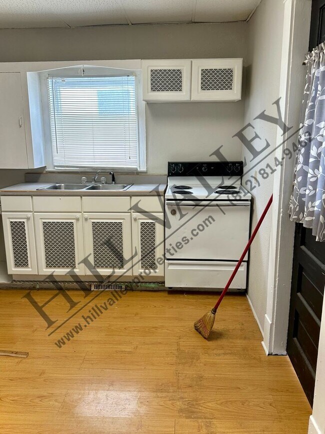 Building Photo - 1801 N 9th St