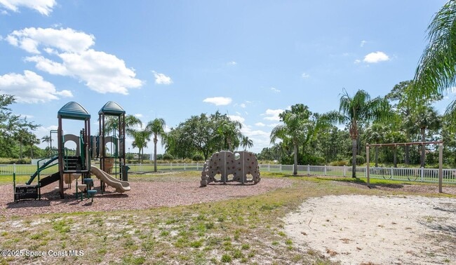 Building Photo - 560 Remington Green Dr SE