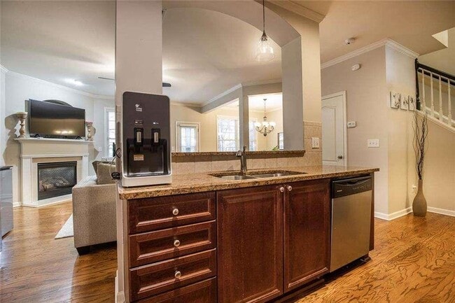 Building Photo - 2396 Meadow Falls Ln