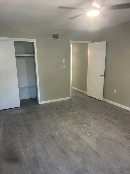 Building Photo - 401 Marshall Ct