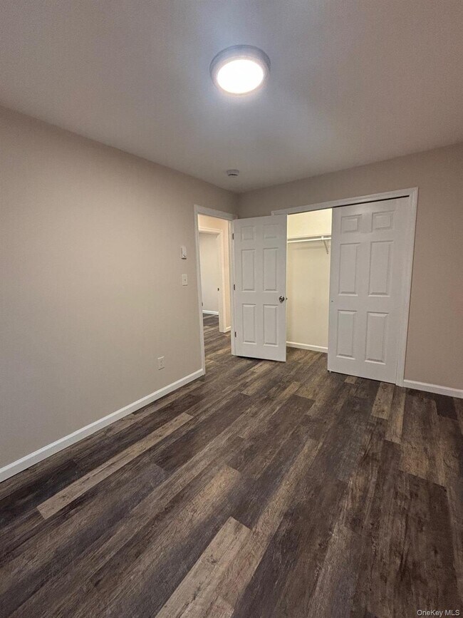 Building Photo - 855 Meade Ave