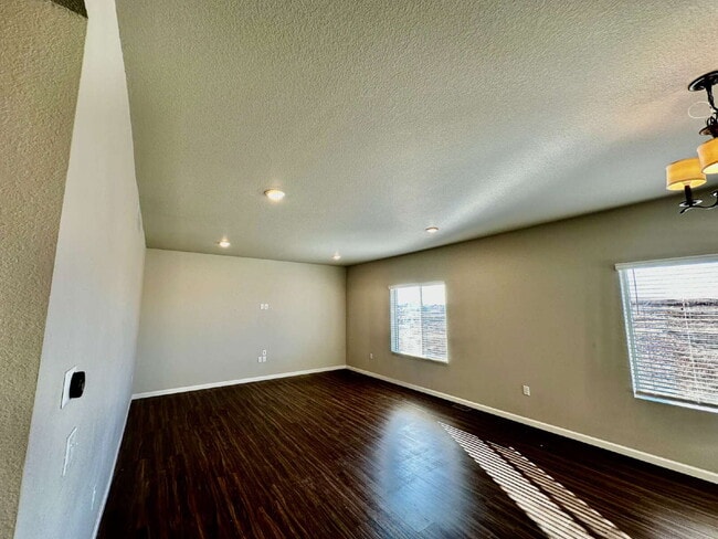 Building Photo - "Experience Spacious Living in Elizabeth!"