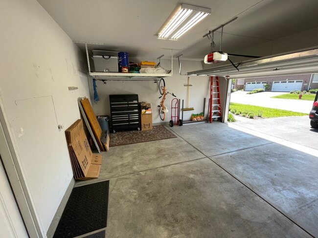 Building Photo - 16140 W Switch Grass Rd