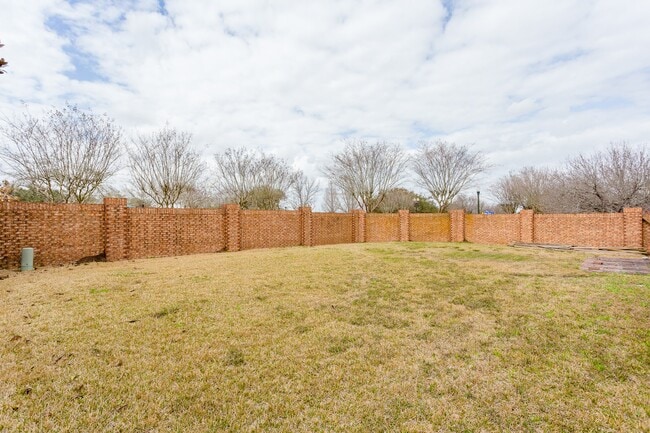 Building Photo - 5906 Saber River