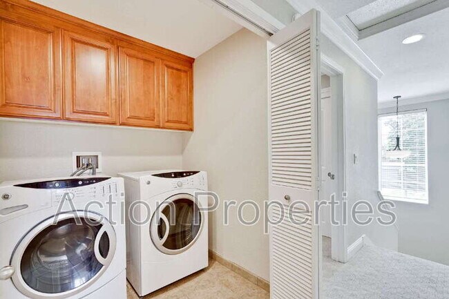 Building Photo - 241 Granada Park Cir