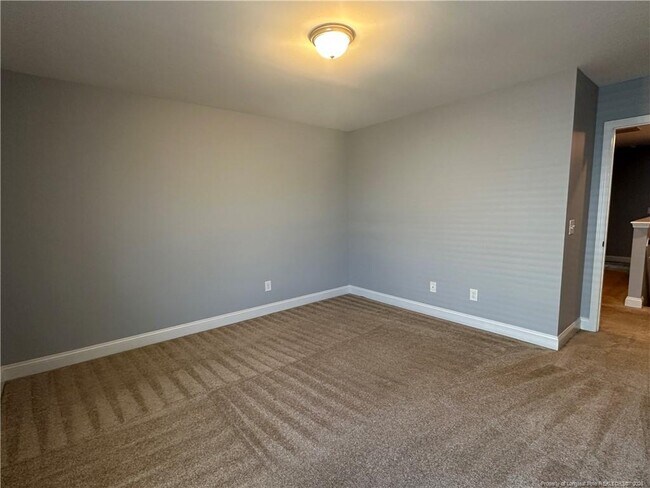 Building Photo - 2149 Heathcote Dr