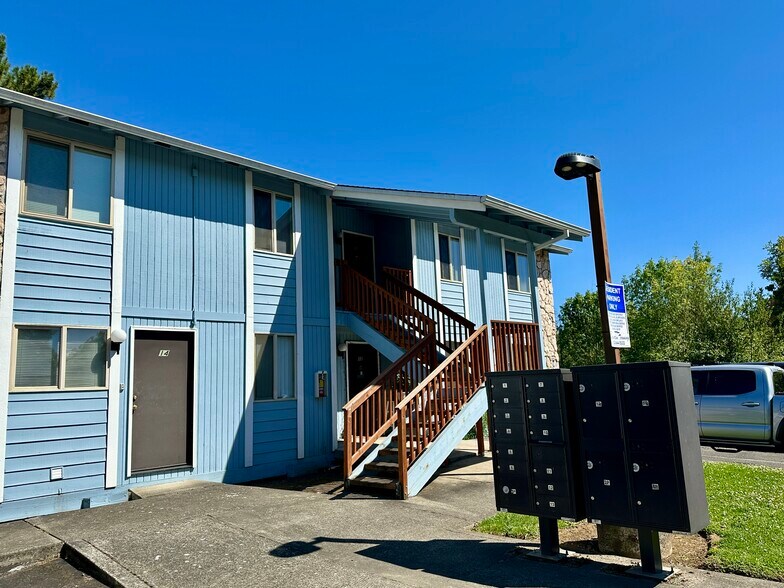 Building Photo - 3640 SW 114th Ave