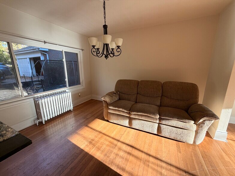 Building Photo - 248 Beverly Rd