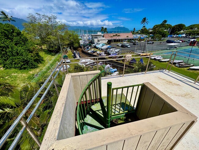 Building Photo - 44-513 Kaneohe Bay Dr