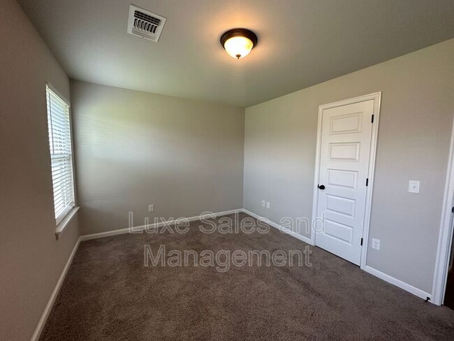 Building Photo - 3404 N W 161st St