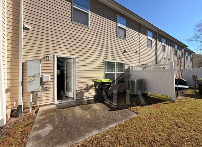 Building Photo - 705 Keystone Park Dr