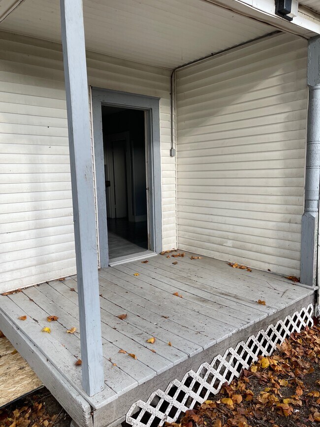 Building Photo - 916 3rd St SW