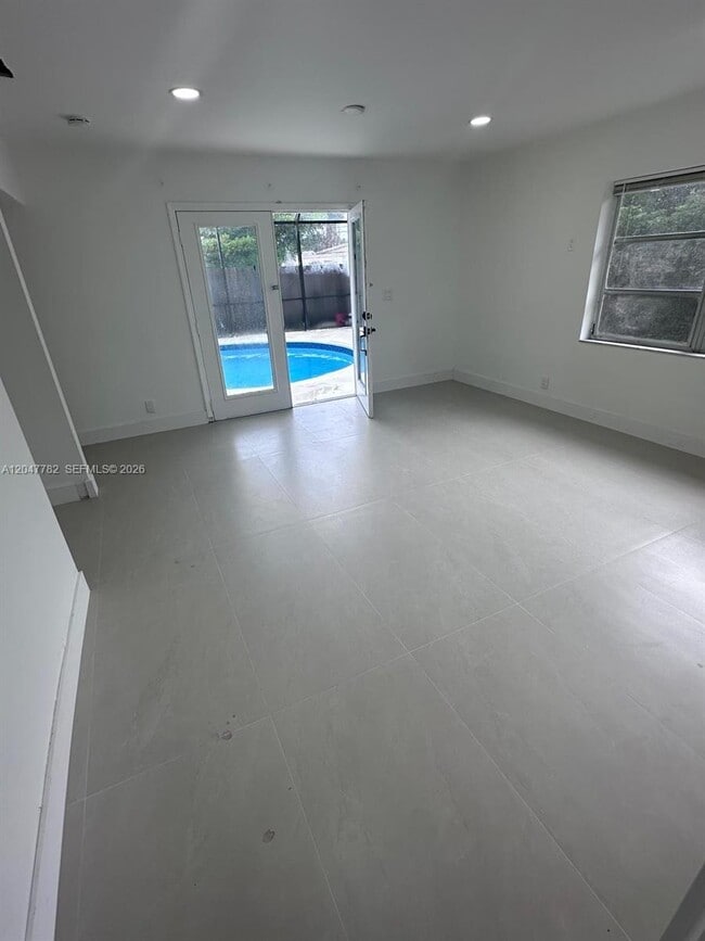 Building Photo - 4380 SW 49th Ct