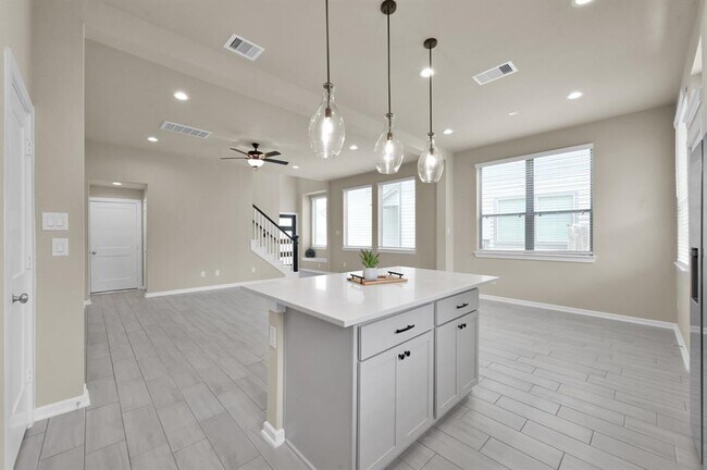 Building Photo - 308 N Spotted Fern Dr