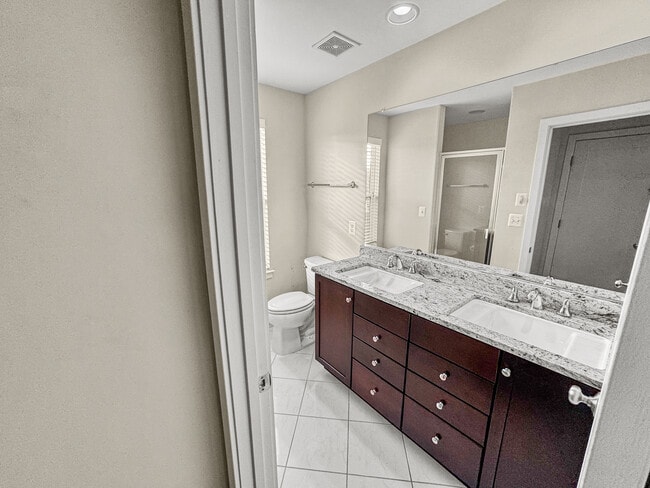 Building Photo - 5610 45th Ave