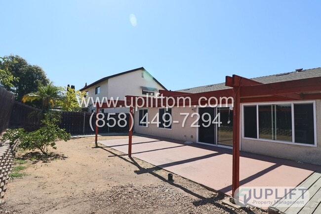 Building Photo - 3 bed 2 bath House With Solar And Communit...
