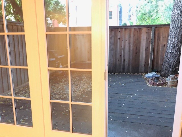 Private Backyard - 645 Forest Ave