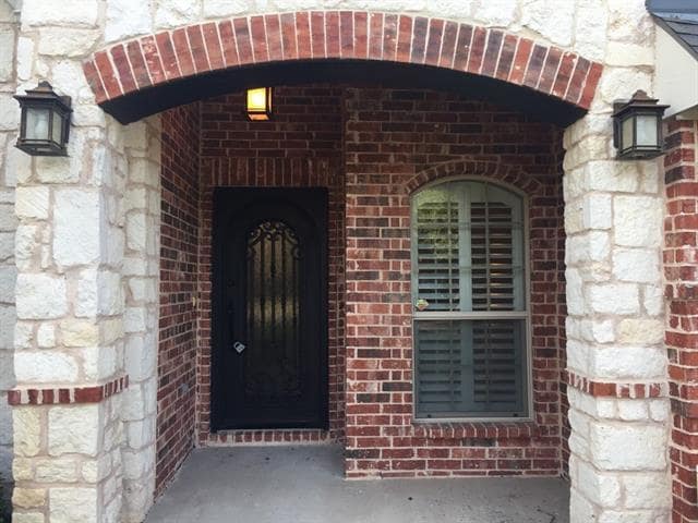 Building Photo - 13858 Hot Springs Ln