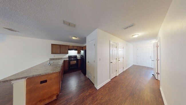Building Photo - 3BR/ 2.5BA TOWNHOME With Garage - Timmerma...