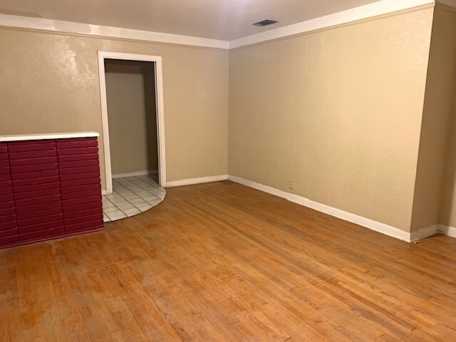 Building Photo - 330 Redcliff Dr