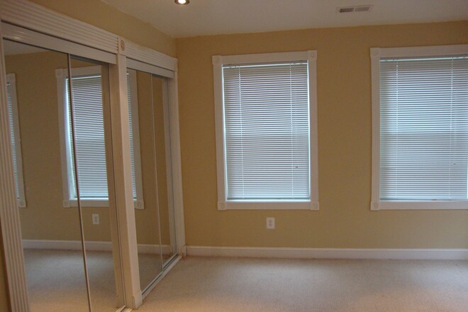 Building Photo - 5006 Cherokee St