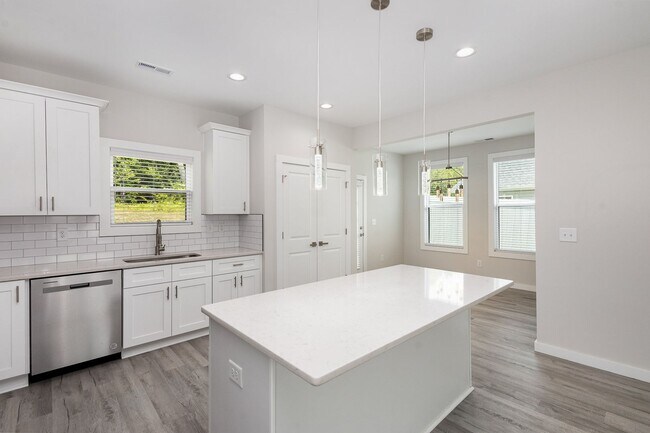 Building Photo - 3 bed 2.5 bath home in Gastonia