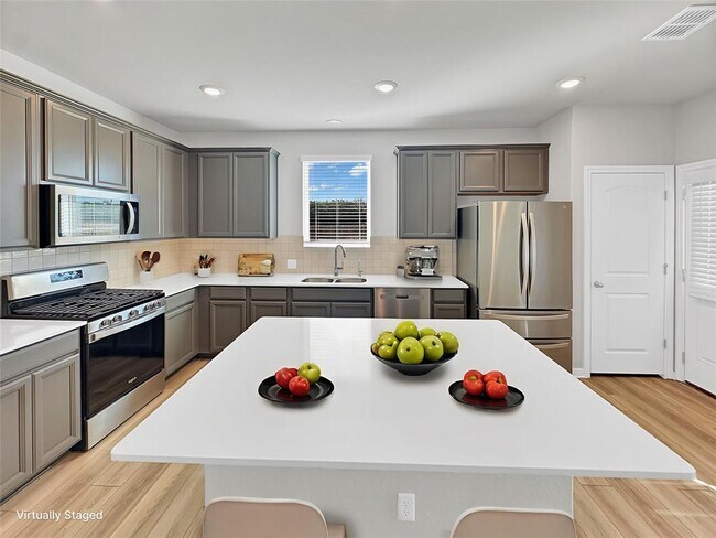 Building Photo - 2437 Roosevelt Rd