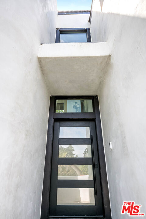 Building Photo - 4961 Marmol Dr