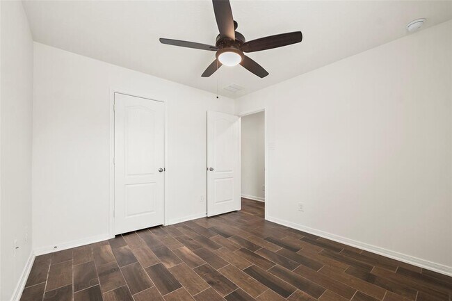 Building Photo - 9312 Sandoval Cir
