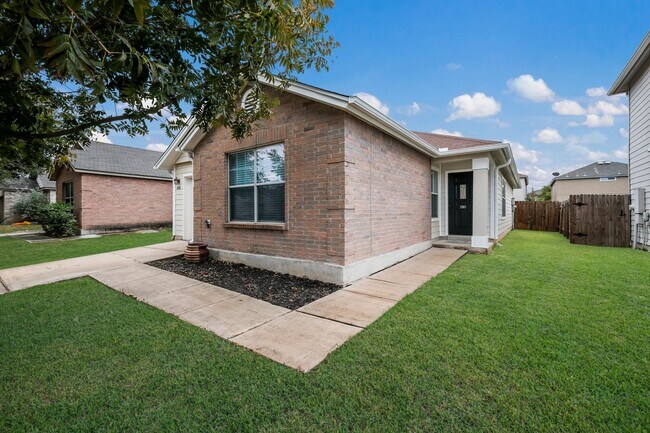 Building Photo - Well-Maintained Home with Open Layout & Great Location