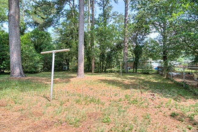 Building Photo - 2004 Shark Dr