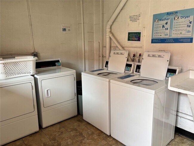 Building Photo - 403 NW 68th Ave