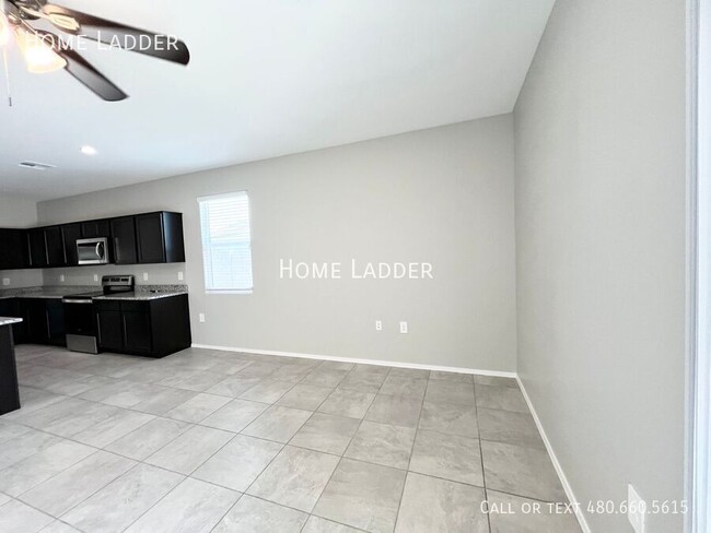 Building Photo - Modern 3-Bedroom, 2-Bath Home with Spaciou...