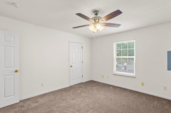 Building Photo - 5001-5003 Carrie Ridge Dr.