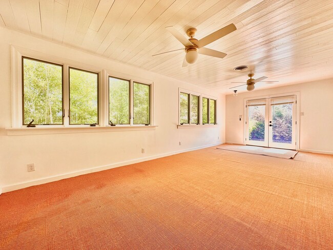 Building Photo - Cherrywood 3x2 + Detached Studio/At-Home Office