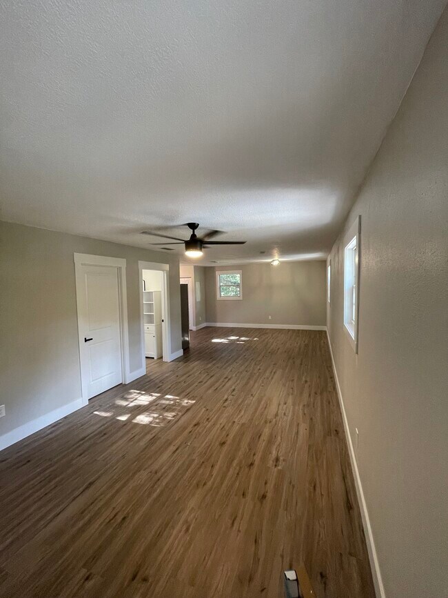 Building Photo - 2928 Blount Rd