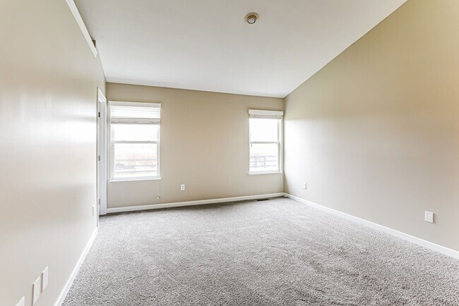 Building Photo - 4650 Greyson Dr