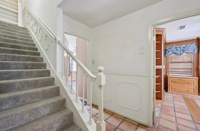 Building Photo - 5710 Glasgow Ln