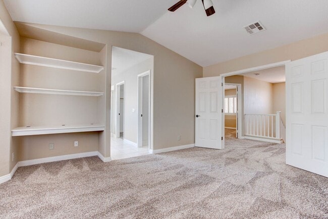 Building Photo - 809 Royal Birch Ln