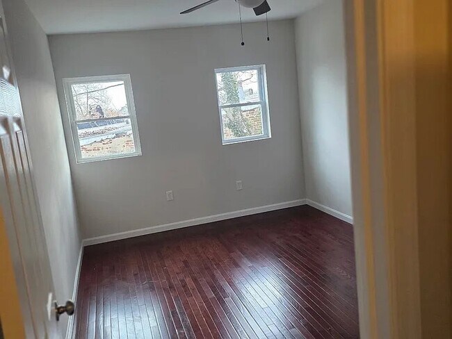 Building Photo - 1511 E Lafayette Ave