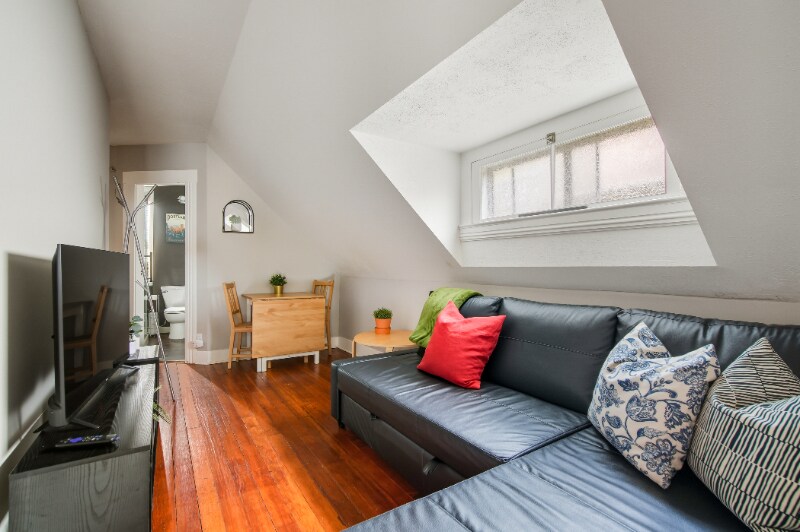Primary Photo - 1229 SE 36th Ave