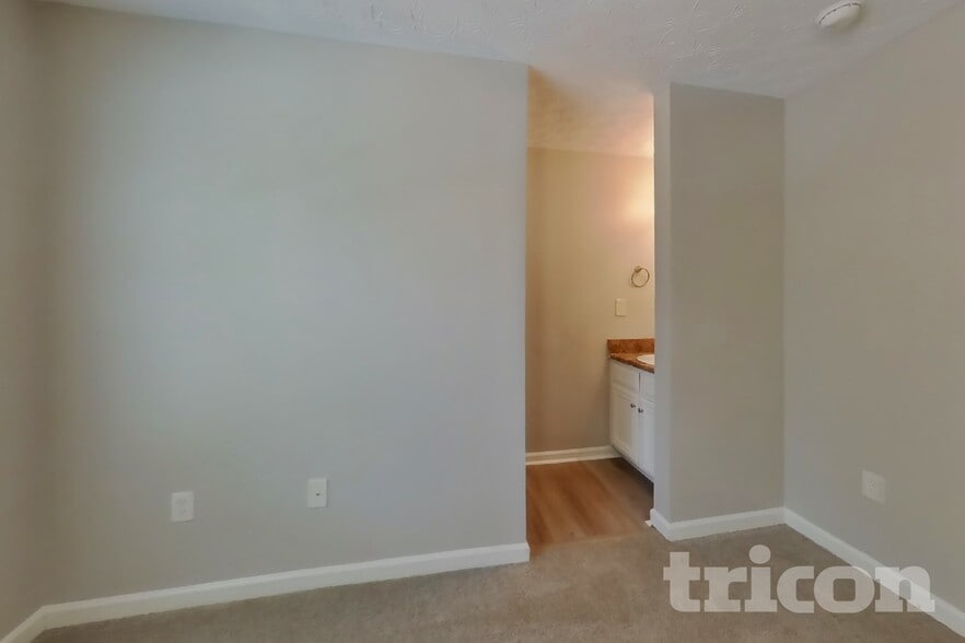 Building Photo - 1030 Weatherwood Pl NE