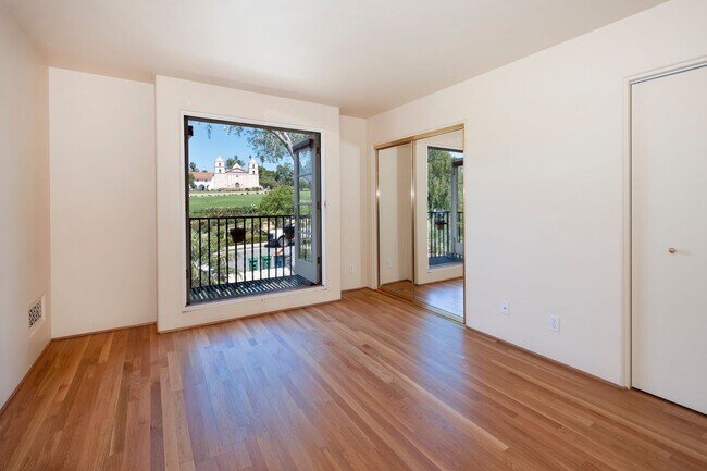 Building Photo - 412 Plaza Rubio