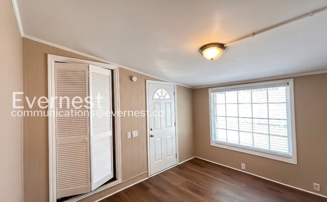 Building Photo - 5207 Evitt St