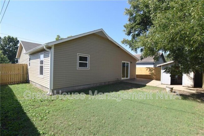 Building Photo - 117 E Veterans Pkwy